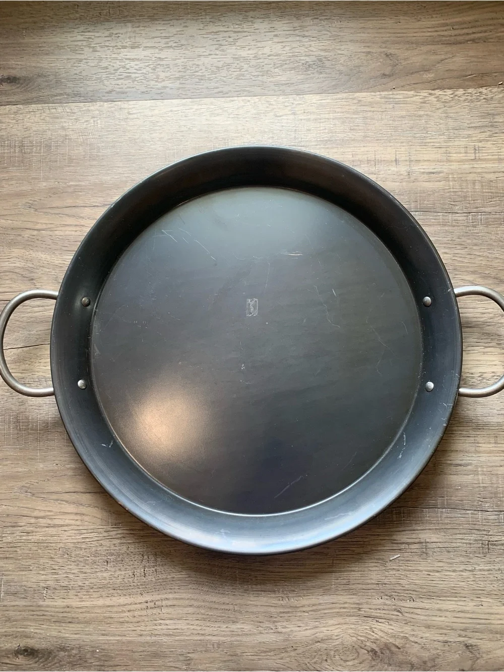 Hikimoto 17 Inch Cast Iron Pizza or Paella Pan